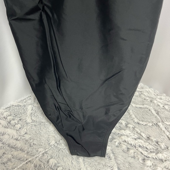 Torrid wire free lightly lined low coverage, black one piece swimsuit size 3 - Picture 4 of 7